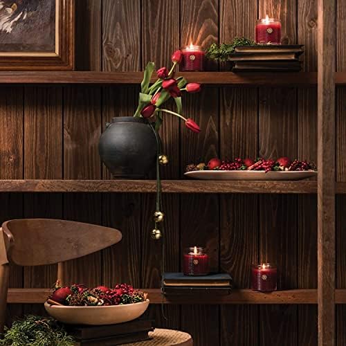 Aromatique Smell of Christmas Potpourri 7oz with Bonus Stocking