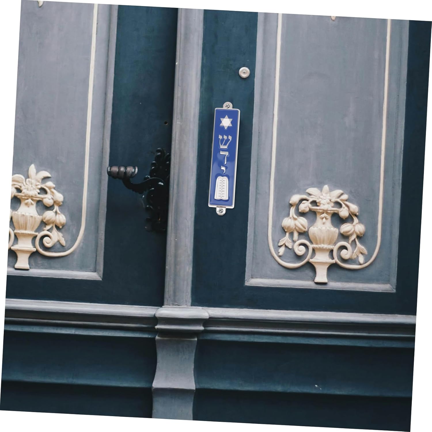 LIFKICH Mezuzah with Holy Text and Crown Decor